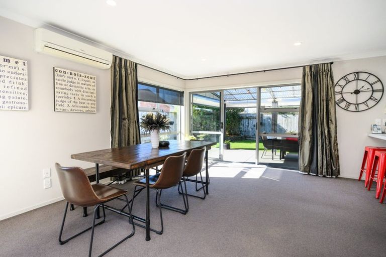 Photo of property in 99 Schnell Drive, Kelvin Grove, Palmerston North, 4414