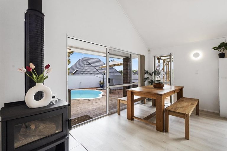 Photo of property in 8 Burn-murdoch Street, St Andrews, Hamilton, 3200