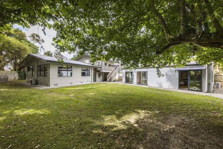 Photo of property in 4 Waicola Drive, Fitzherbert, Palmerston North, 4471