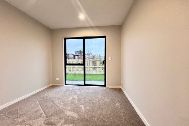 Photo of property in 16 Kiokio Place, Swanson, 0614