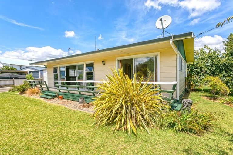 Photo of property in 68 Watt Street, Coromandel, 3506