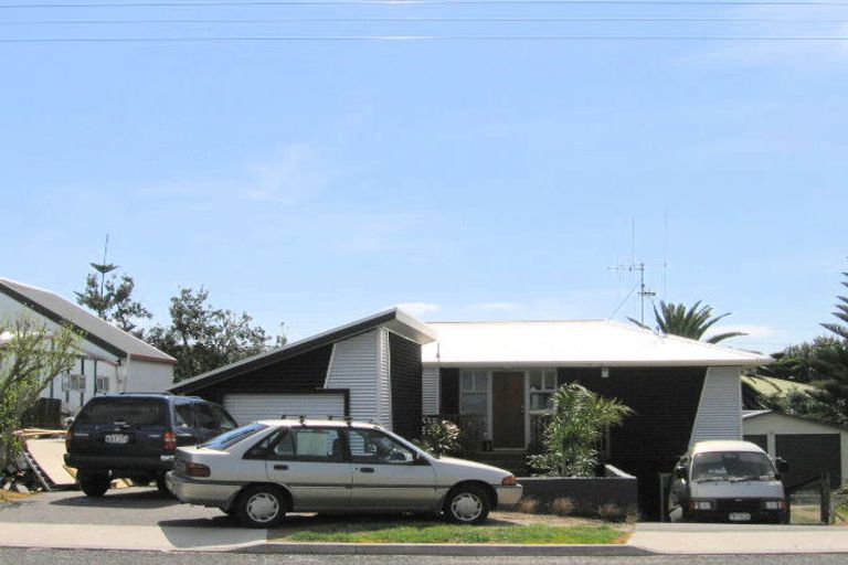 Photo of property in 1235 Papamoa Beach Road, Papamoa Beach, Papamoa, 3118