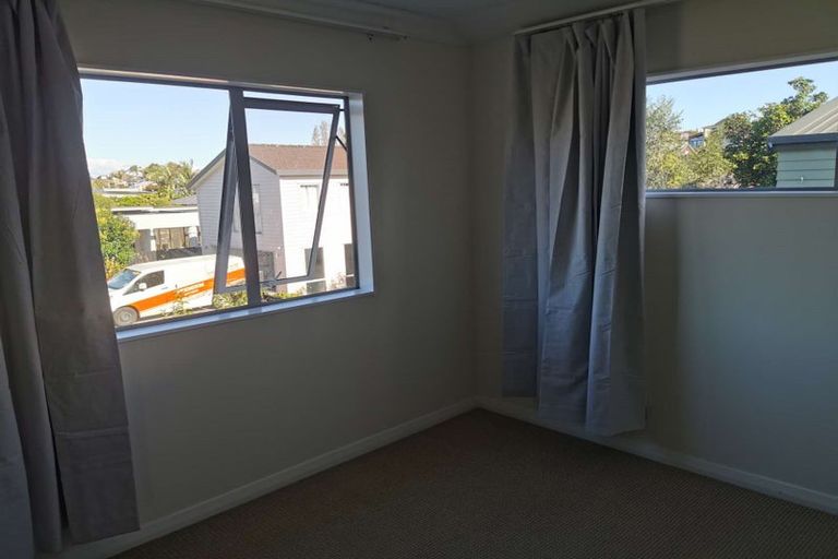 Photo of property in 73c Nile Road, Milford, Auckland, 0620