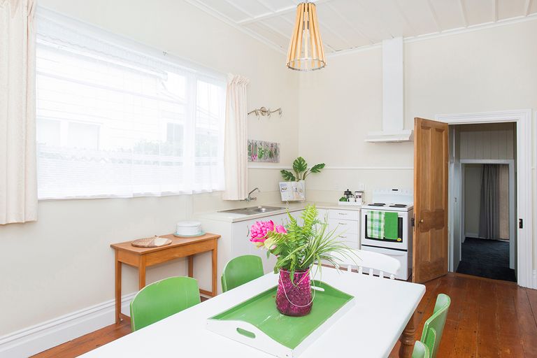 Photo of property in 100 Ormond Road, Whataupoko, Gisborne, 4010