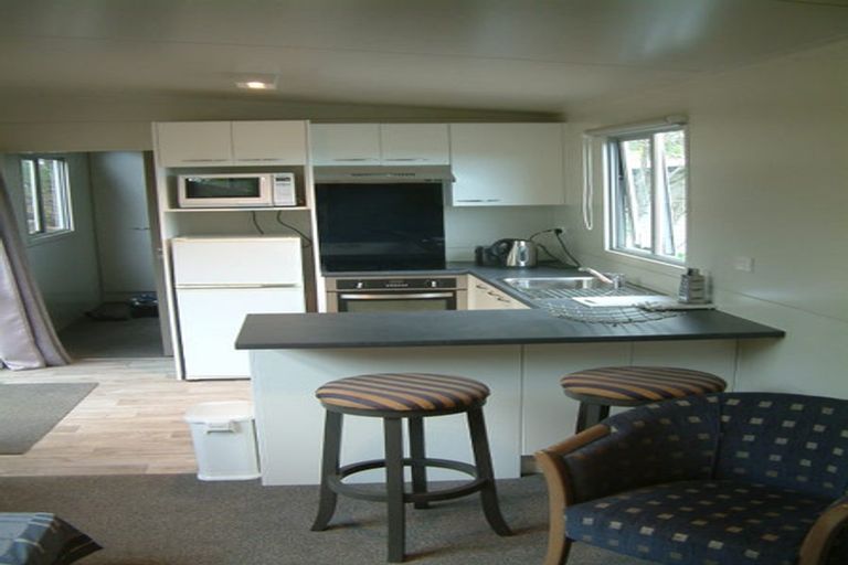 Photo of property in 14 St Peters Street, Northcote, Auckland, 0627