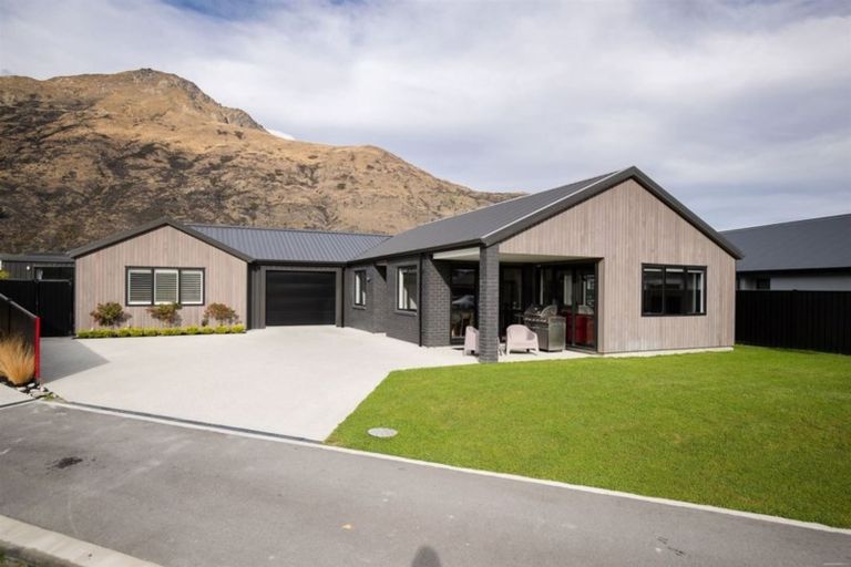 Photo of property in 6 Masons Court, Lower Shotover, Queenstown, 9304