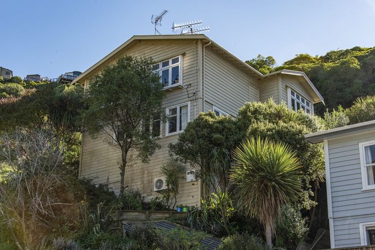 Photo of property in 2/44 Ribble Street, Island Bay, Wellington, 6023