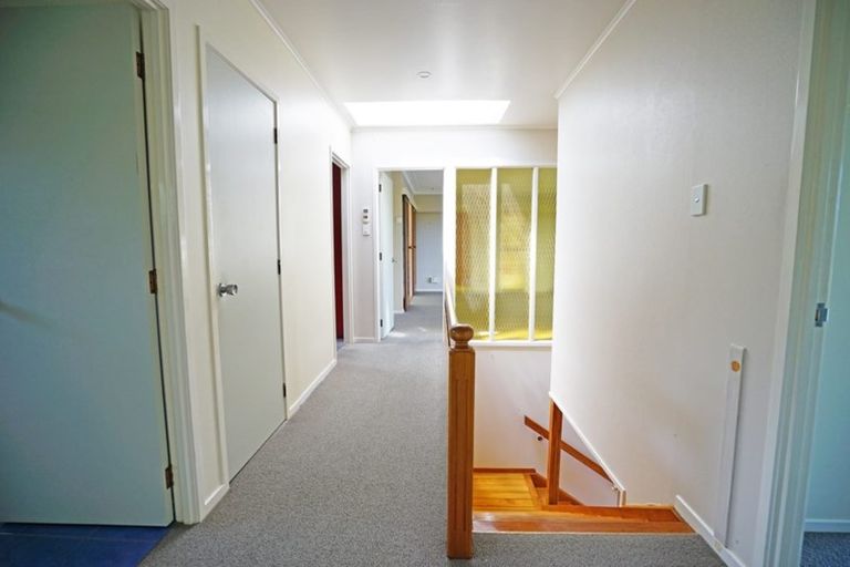 Photo of property in 17 Barlow Place, Chatswood, Auckland, 0626