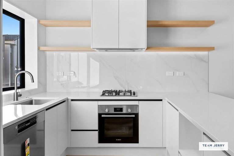 Photo of property in 30 Whare Kauri Road, Papakura, 2110