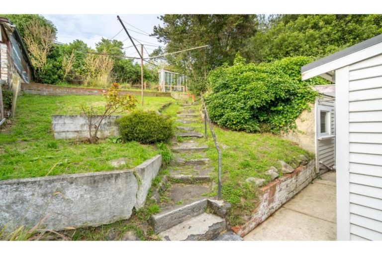 Photo of property in 395 South Road, Caversham, Dunedin, 9012