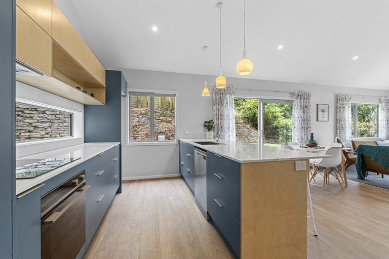 Photo of property in 5 Awanui Street, Merrilands, New Plymouth, 4312