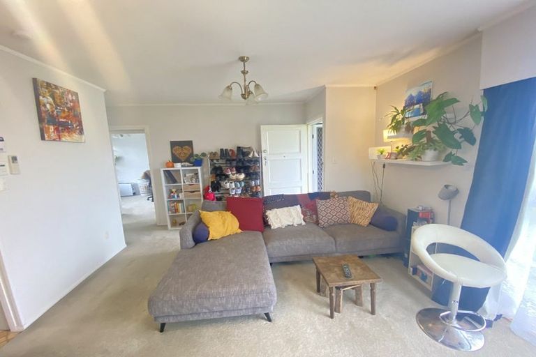 Photo of property in 1/4 Norman Spencer Drive, Papatoetoe, Auckland, 2104