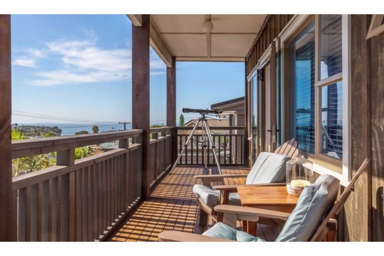 Photo of property in 10 Rishworth Avenue, Stanmore Bay, Whangaparaoa, 0932