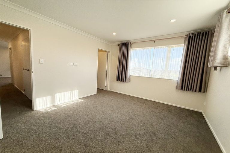 Photo of property in 7a Marco Place, Highland Park, Auckland, 2010