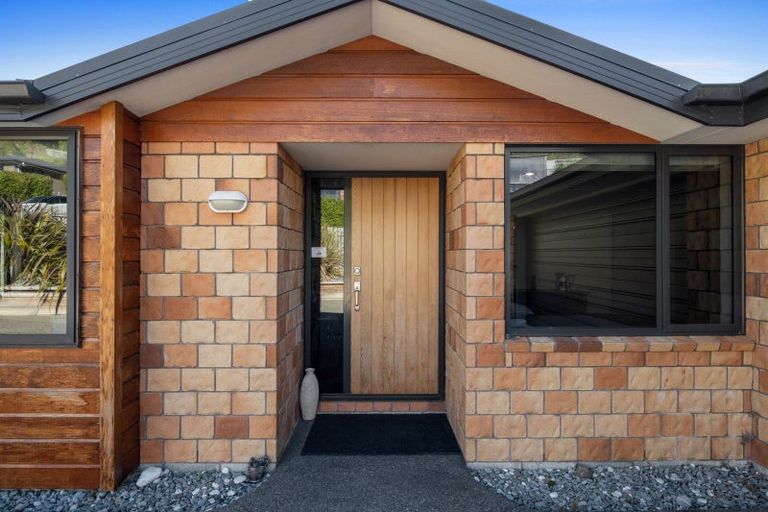 Photo of property in 12 Russell Street, Picton, 7220