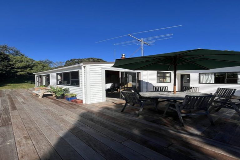 Photo of property in 15 Pukerua Beach Road, Pukerua Bay, 5026
