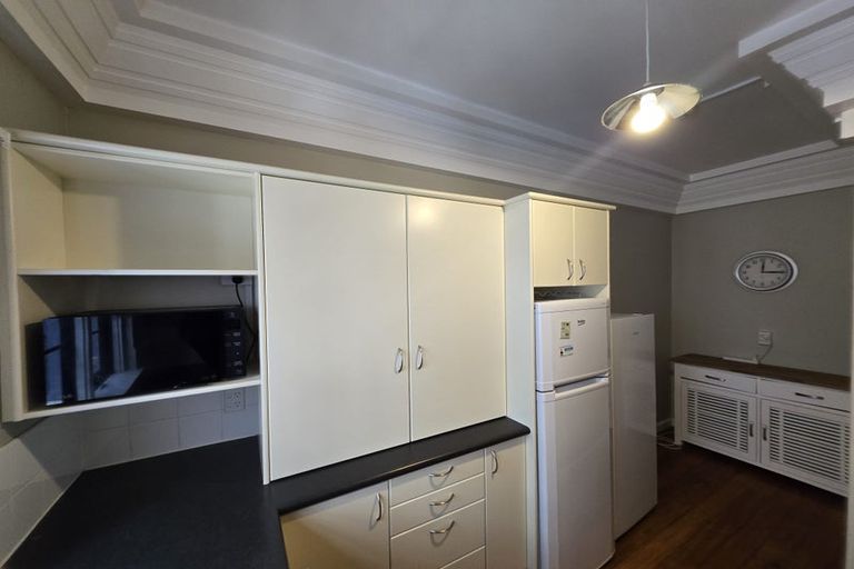 Photo of property in Westhaven Apartments, 10/127 Molesworth Street, Thorndon, Wellington, 6011