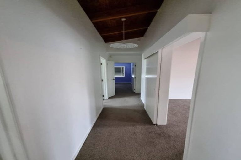 Photo of property in 116 Whangaparaoa Road, Red Beach, 0932