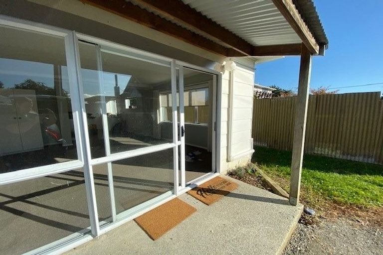 Photo of property in 22a Sussex Street, Levin, 5510