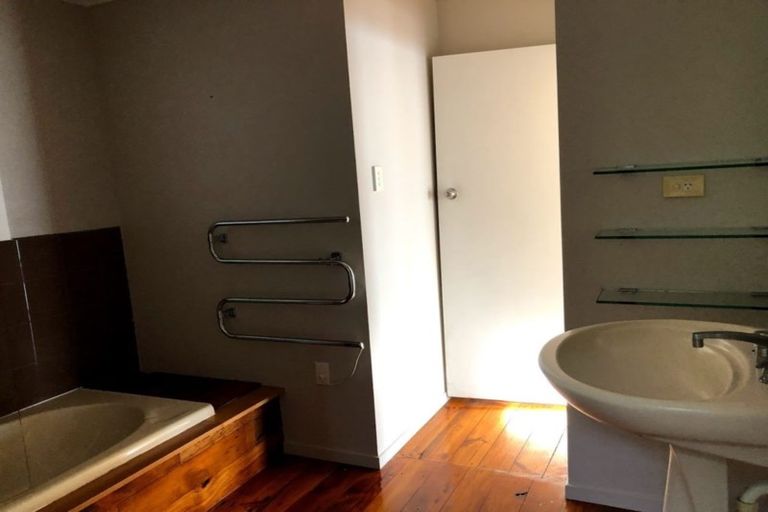 Photo of property in 1099 Whangaparaoa Road, Tindalls Beach, Whangaparaoa, 0930