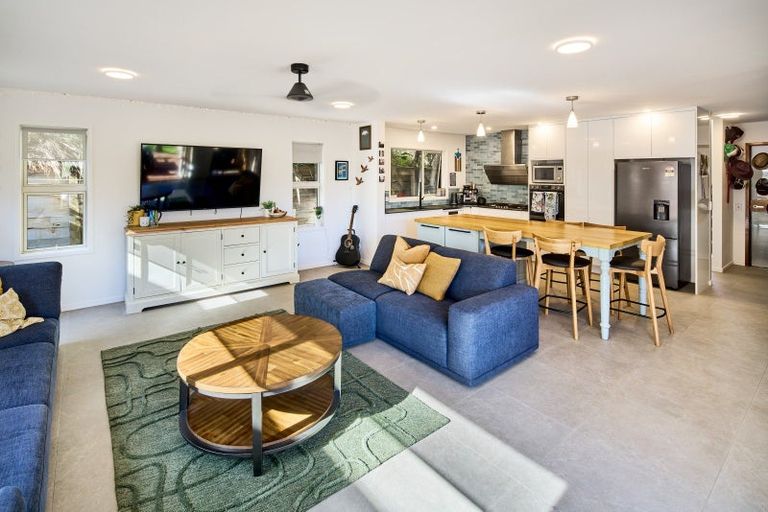 Photo of property in 74f Heretaunga Square, Silverstream, Upper Hutt, 5019