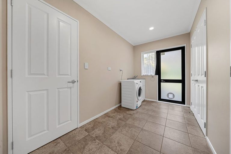 Photo of property in 5b Raukawa Grove, Waiuku, 2123