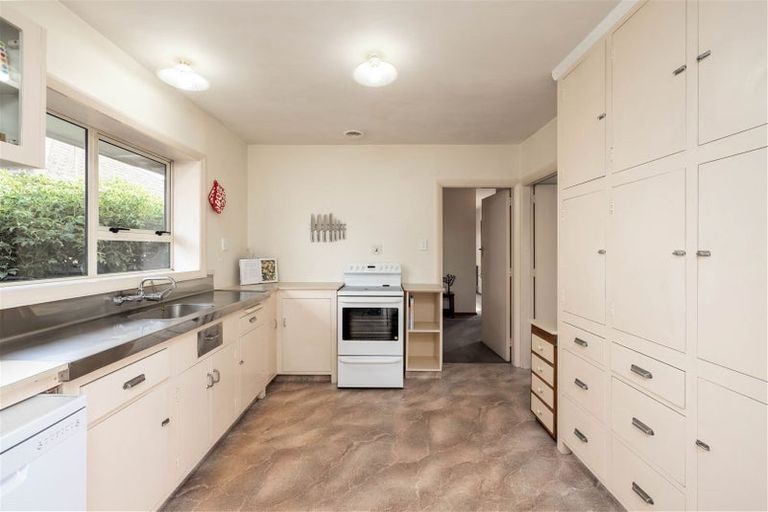 Photo of property in 8 Torquay Place, Bryndwr, Christchurch, 8053