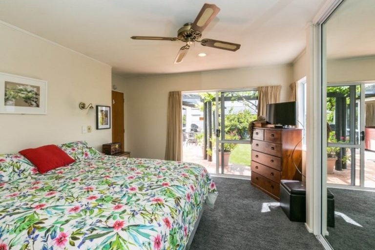 Photo of property in 61a Napier Road, Havelock North, 4130