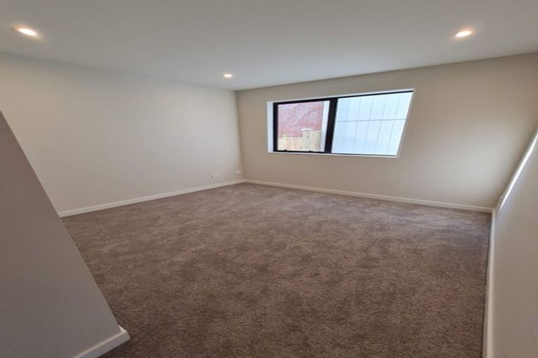 Photo of property in 5 Skua Road, Hobsonville, Auckland, 0616