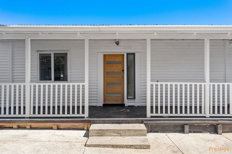 Photo of property in 244b Great North Road, Henderson, Auckland, 0612