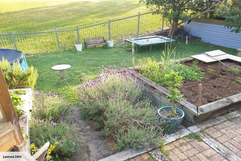 Photo of property in 1/35 St Leonards Road, Kelston, Auckland, 0602