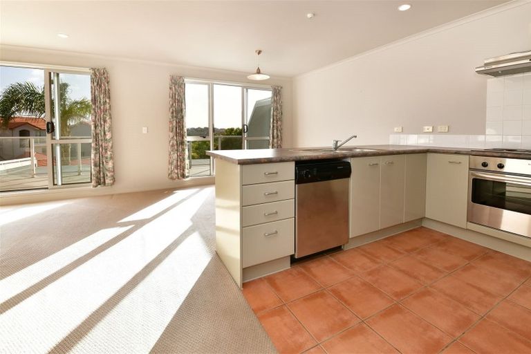 Photo of property in Santa Rosa, 11/340 Gulf Harbour Drive, Gulf Harbour, Whangaparaoa, 0930