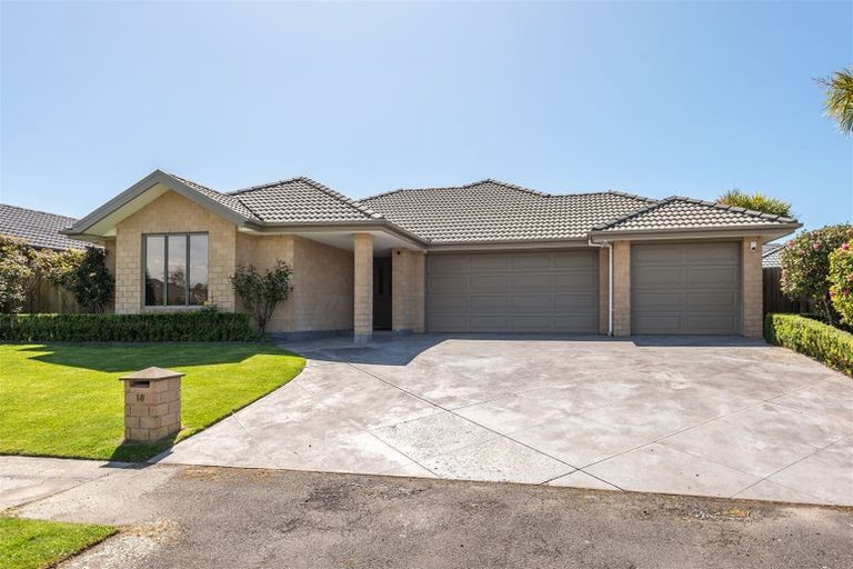 Photo of property in 18 Eaglesome Avenue, Aidanfield, Christchurch, 8025