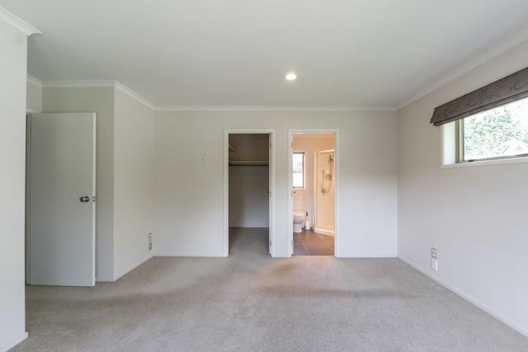 Photo of property in 27 Whitney Place, Rototuna North, Hamilton, 3210