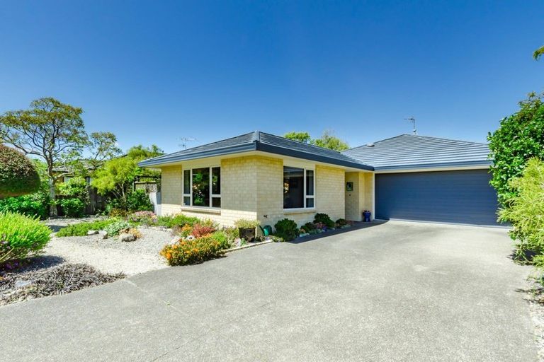 Photo of property in 88 Weggery Drive, Waikanae Beach, Waikanae, 5036