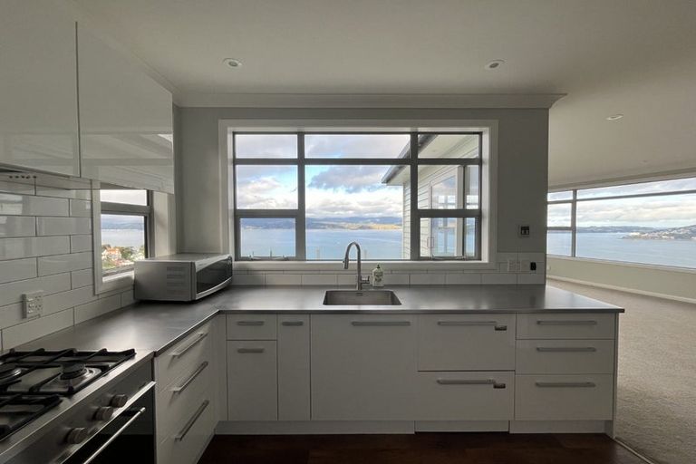 Photo of property in 118a Nicholson Road, Khandallah, Wellington, 6035