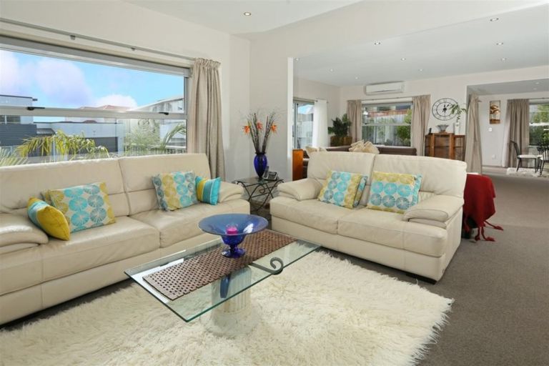 Photo of property in 15 Vino Cina Heights, Ranui, Auckland, 0612