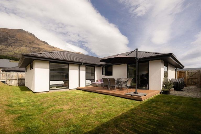 Photo of property in 11 Primrose Lane, Lower Shotover, Queenstown, 9304