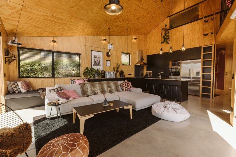 Photo of property in 14 Caithness Court, Jacks Point, Queenstown, 9371