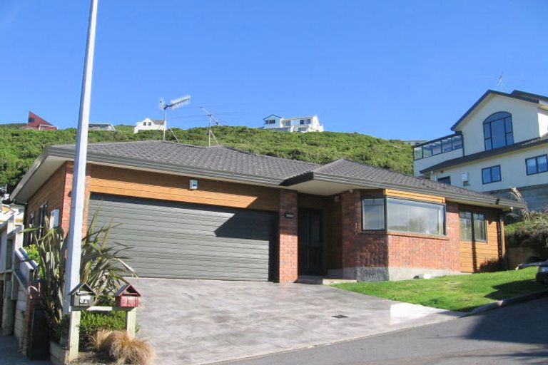 Photo of property in 6 Marjory Close, Broadmeadows, Wellington, 6035