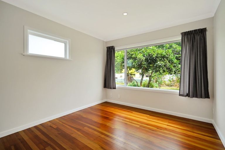 Photo of property in 78 Matipo Road, Te Atatu Peninsula, Auckland, 0610