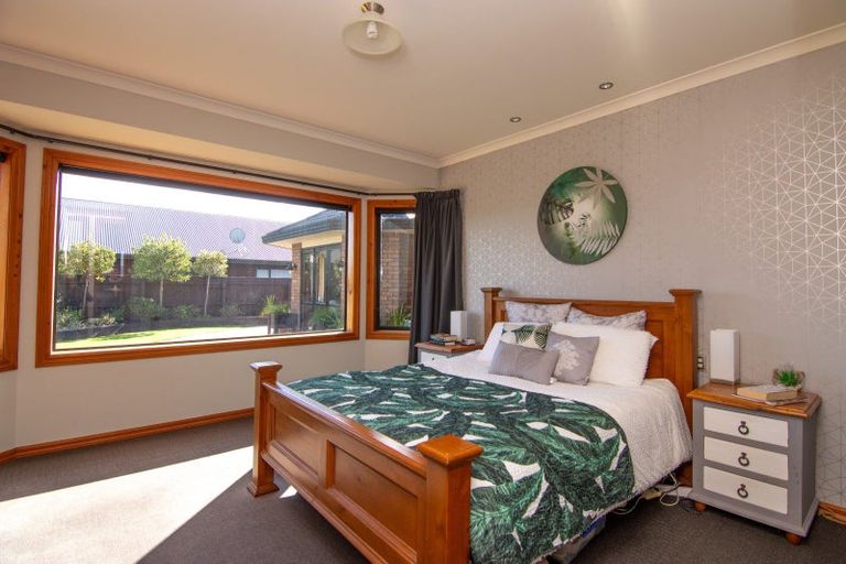 Photo of property in 7 Alpine Grove, Kelvin Grove, Palmerston North, 4414