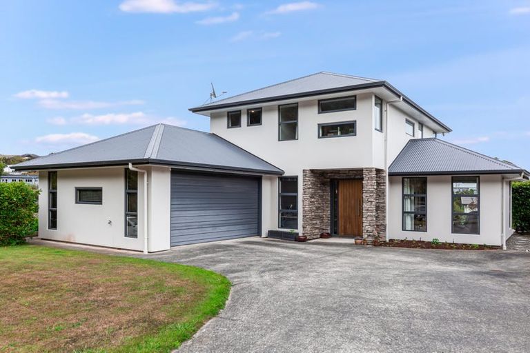 Photo of property in 114 Navigation Drive, Whitby, Porirua, 5024