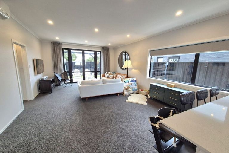 Photo of property in 60 Mawai Hakona Drive, Wallaceville, Upper Hutt, 5018
