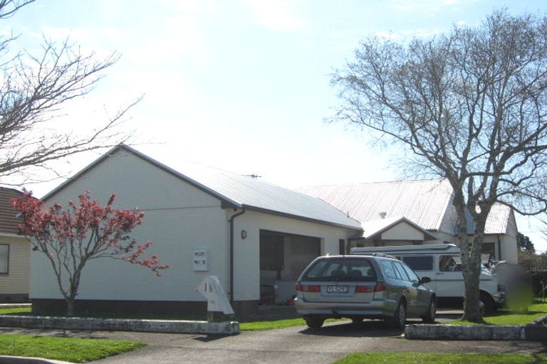 Photo of property in 21 Exeter Street, Brooklands, New Plymouth, 4310