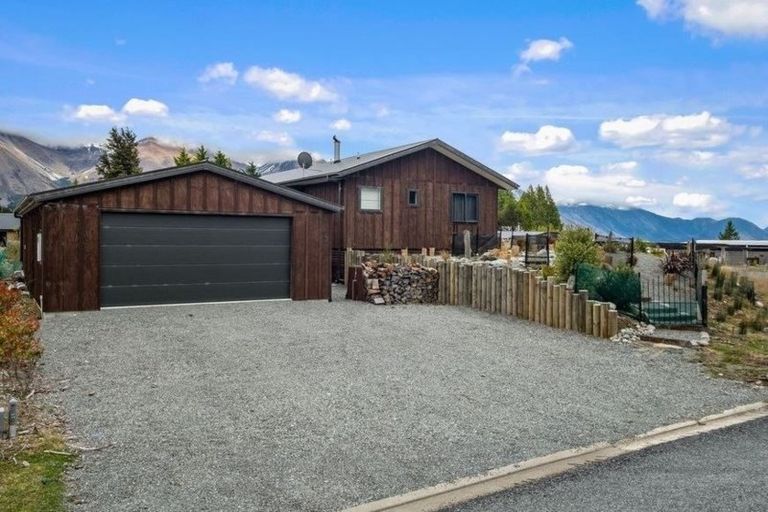 Photo of property in 7 Ohau Drive, Lake Ohau, Twizel, 9412