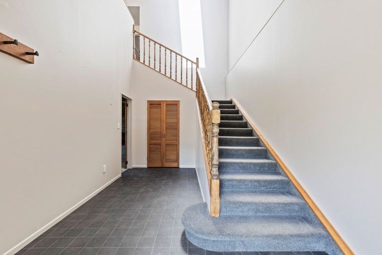 Photo of property in 1a Lismore Street, Strandon, New Plymouth, 4312