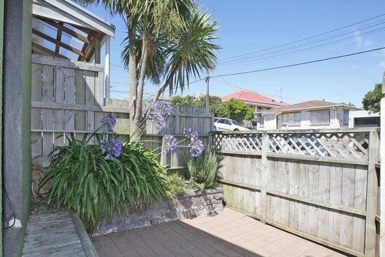 Photo of property in 219 Rintoul Street, Berhampore, Wellington, 6023