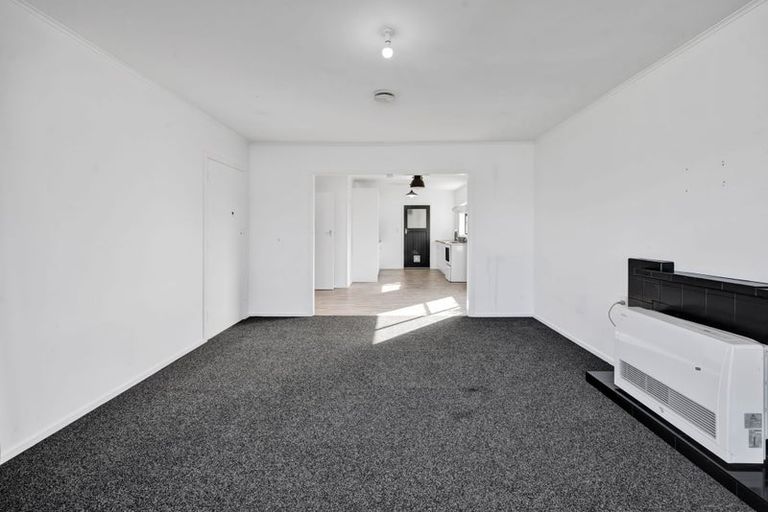 Photo of property in 10 Ramanui Avenue, Hawera, 4610