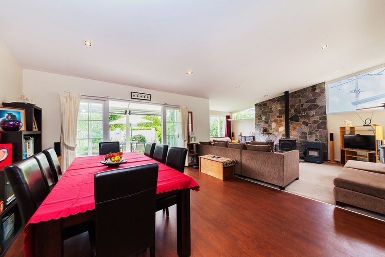 Photo of property in 2a Woodvale Road, Glen Eden, Auckland, 0602